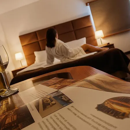 Maciejowy Sad Otel Sady Dolne